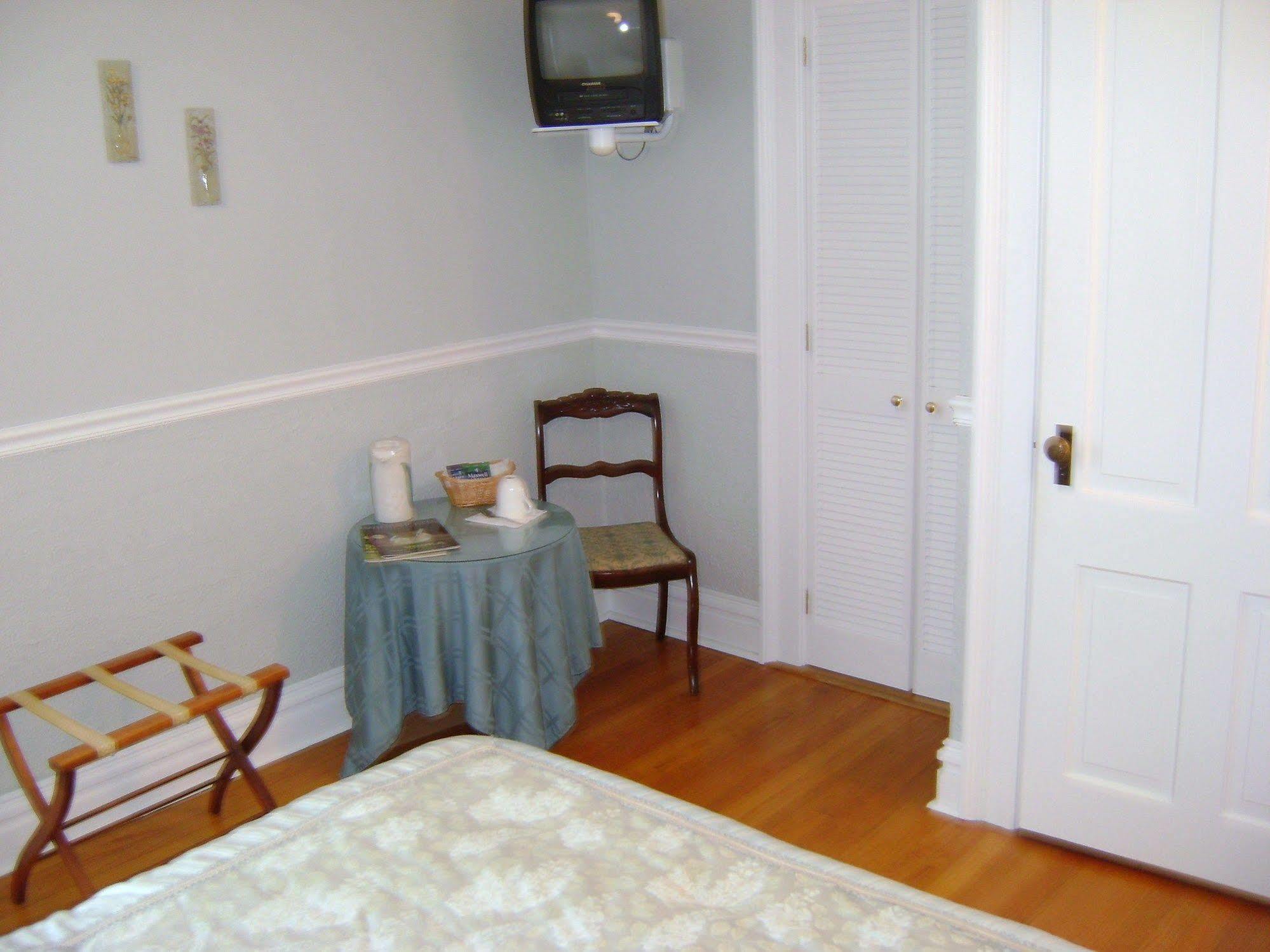 Girard Four Creeks Bed & Breakfast מראה חיצוני תמונה